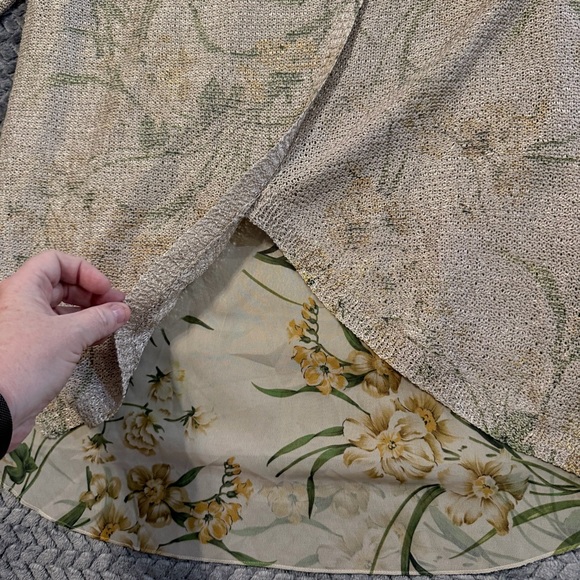 Sioni Flower Lightweight Layered Sweater size medium - Picture 3 of 13